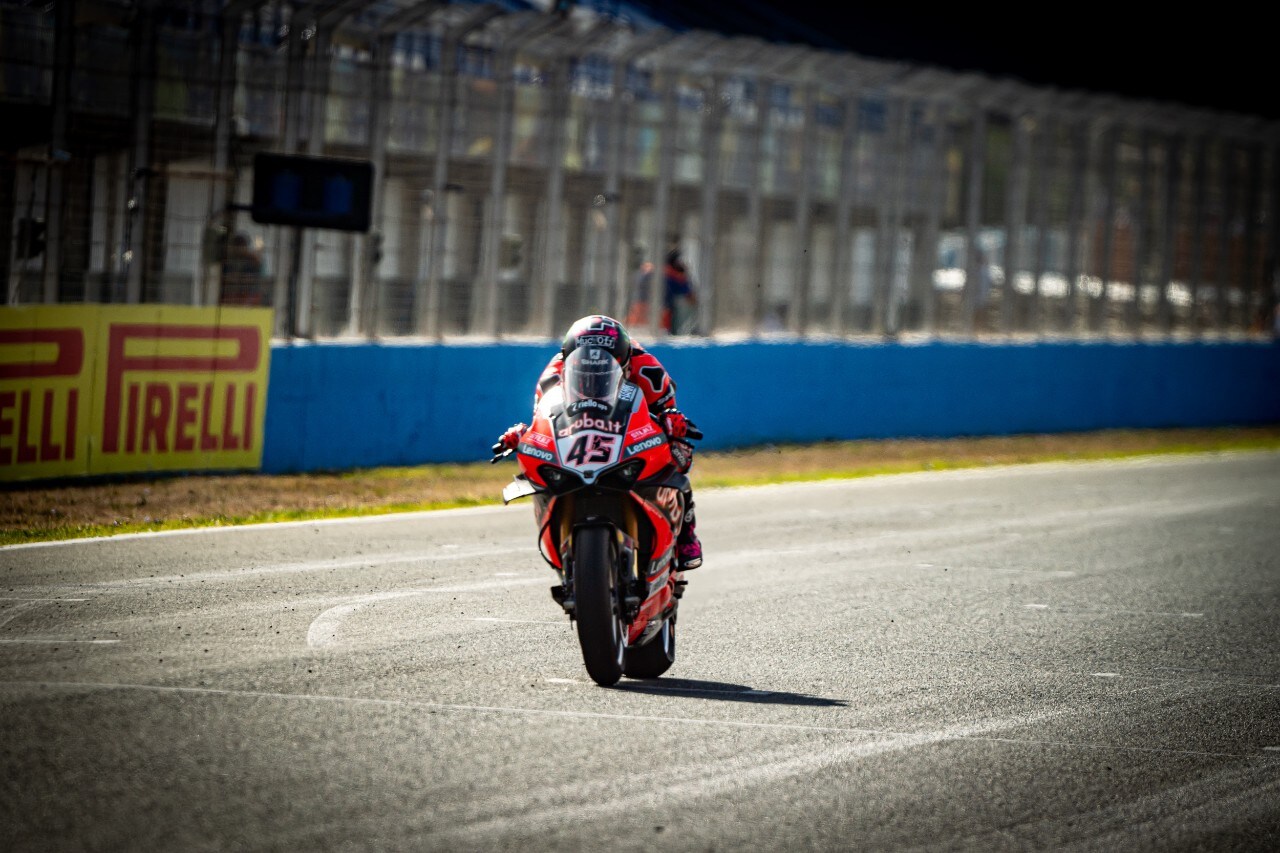 SBK Jerez: Toprak fa doppietta e allunga 